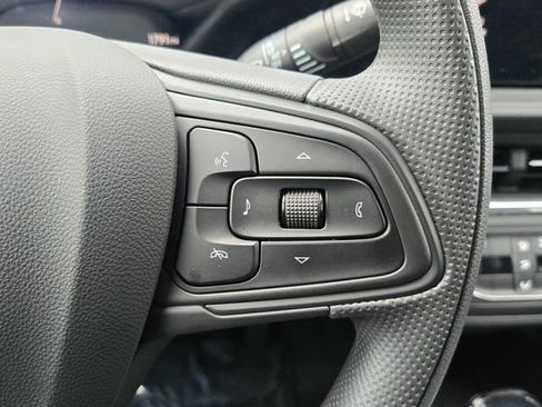 Used 2026 Buick Envista Preferred w/ Advanced Safety Package image 19