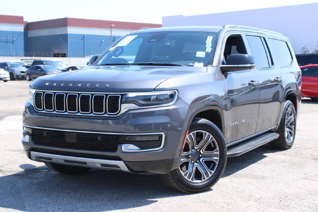 Used 2024 Jeep Wagoneer L Series II w/ Flexible Seating Group AWD/4WD image 9