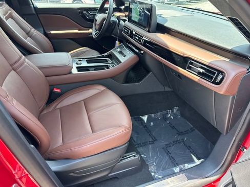 New 2026 Lincoln Aviator Reserve w/ Jet Appearance Package AWD/4WD image 14