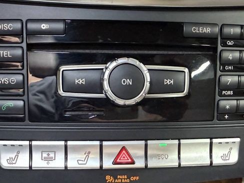 Used 2014 Mercedes-Benz E 350 4MATIC Sedan image 19