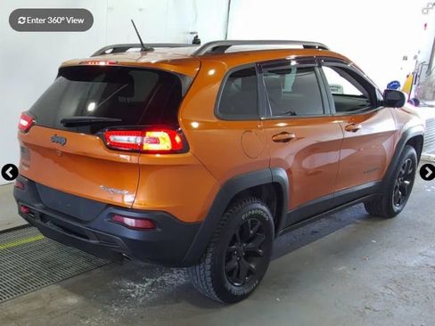 Used 2015 Jeep Cherokee Trailhawk w/ Comfort/Convenience Group AWD/4WD image 2