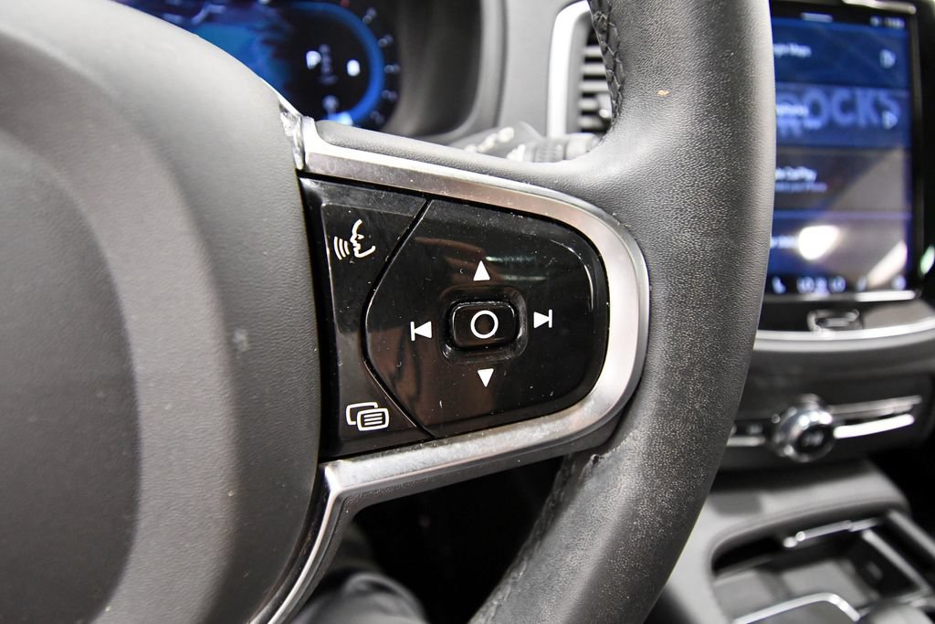 Used 2023 Volvo XC90 B5 Core AWD/4WD image 22