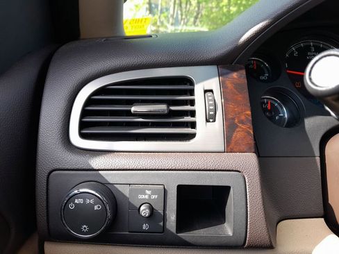 Used 2012 GMC Yukon Denali AWD/4WD image 16