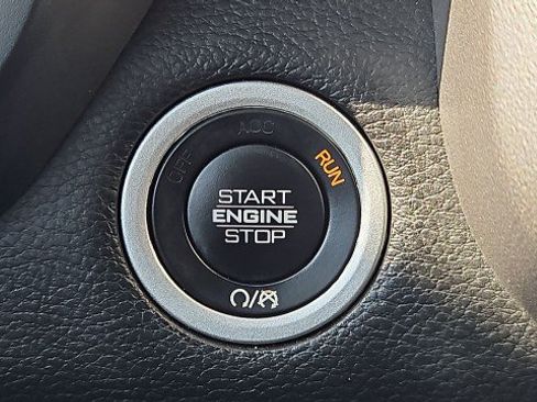 Used 2024 RAM 1500 Laramie RWD image 17