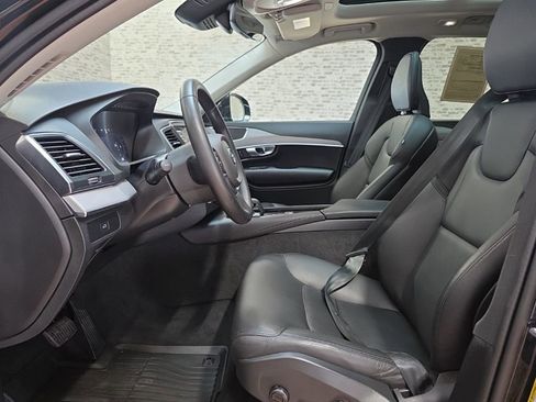 Used 2024 Volvo XC90 B5 Core image 23