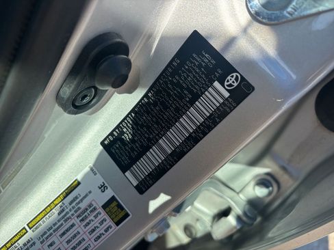 Used 2025 Toyota Corolla LE image 28