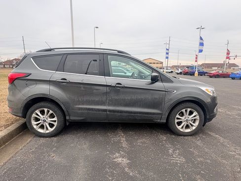 Used 2019 Ford Escape SEL image 8