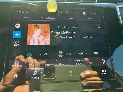 New 2025 Jeep Grand Cherokee Altitude image 17