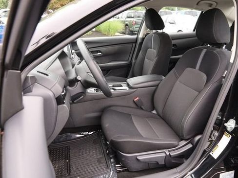 Certified 2025 Nissan Sentra SV FWD image 8