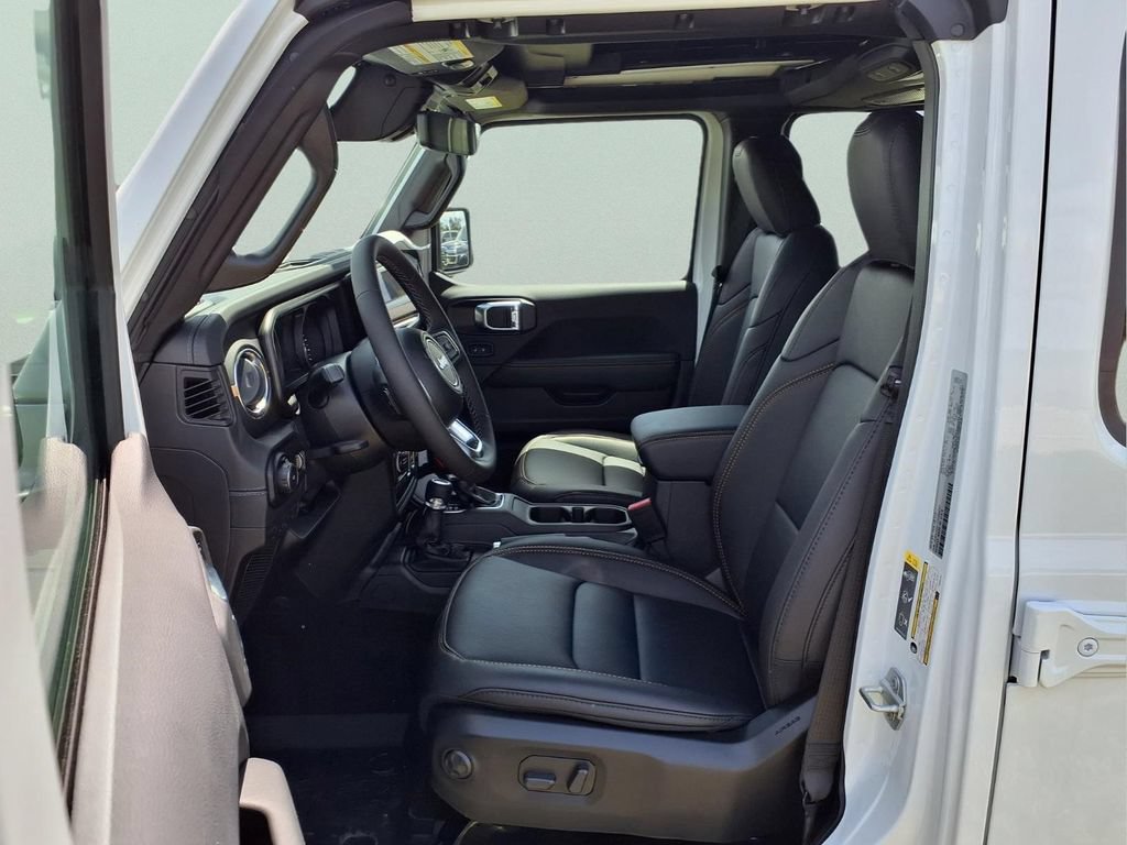 New 2026 Jeep Wrangler Unlimited Sahara AWD/4WD image 18