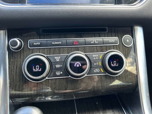 Used 2016 Land Rover Range Rover Sport SE AWD/4WD image 30