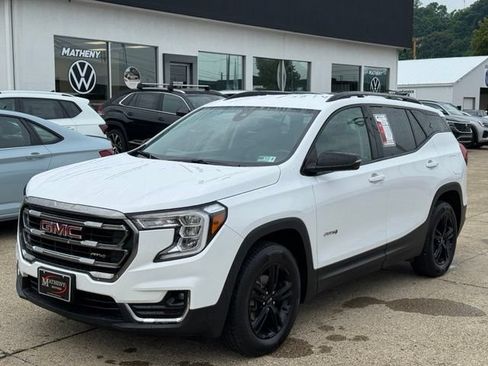 Used 2023 GMC Terrain AT4 AWD/4WD image 2