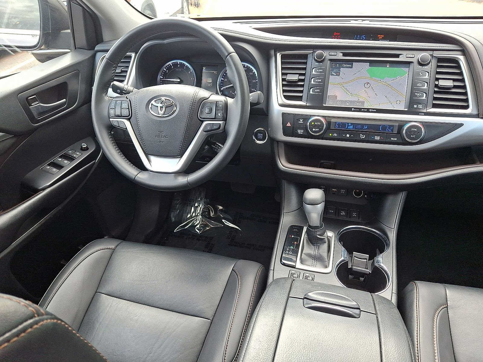 Used 2019 Toyota Highlander XLE AWD/4WD image 15