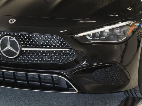 Used 2024 Mercedes-Benz CLE 300 4MATIC Cabriolet image 9