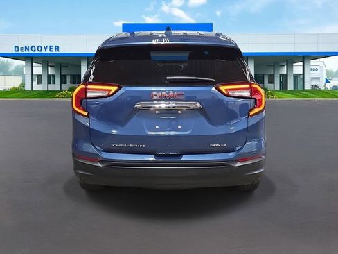 Used 2024 GMC Terrain SLE AWD/4WD image 9