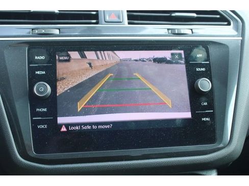 Used 2018 Volkswagen Tiguan SE image 21