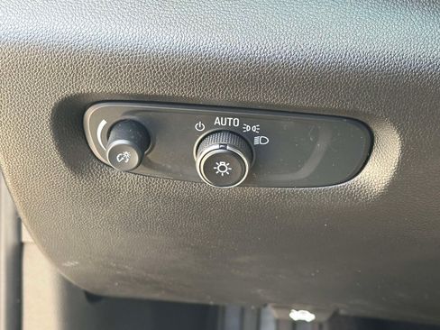Used 2023 Chevrolet Traverse LT AWD/4WD image 22