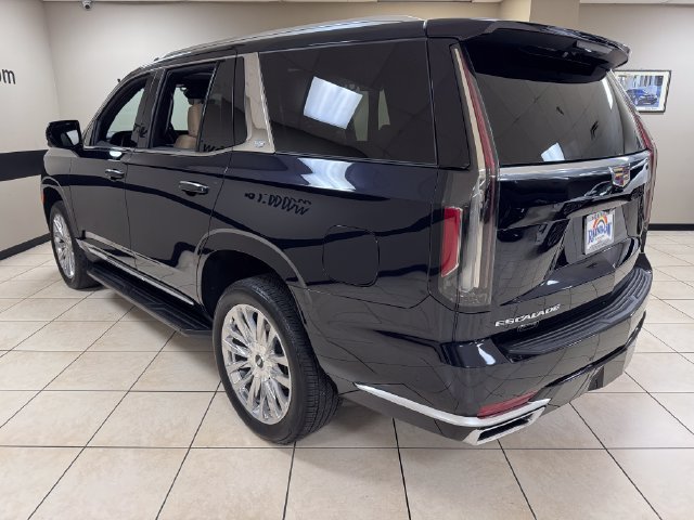 Used 2023 Cadillac Escalade Premium Luxury AWD/4WD image 4