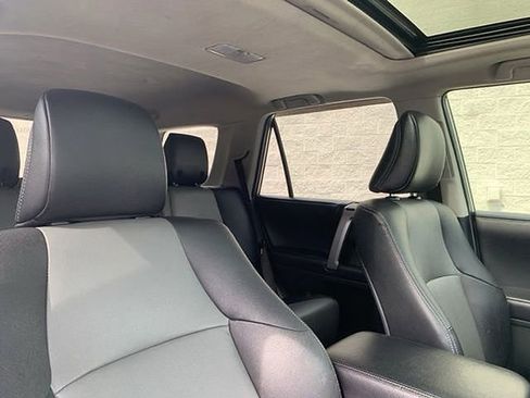 Used 2018 Toyota 4Runner SR5 Premium AWD/4WD image 41
