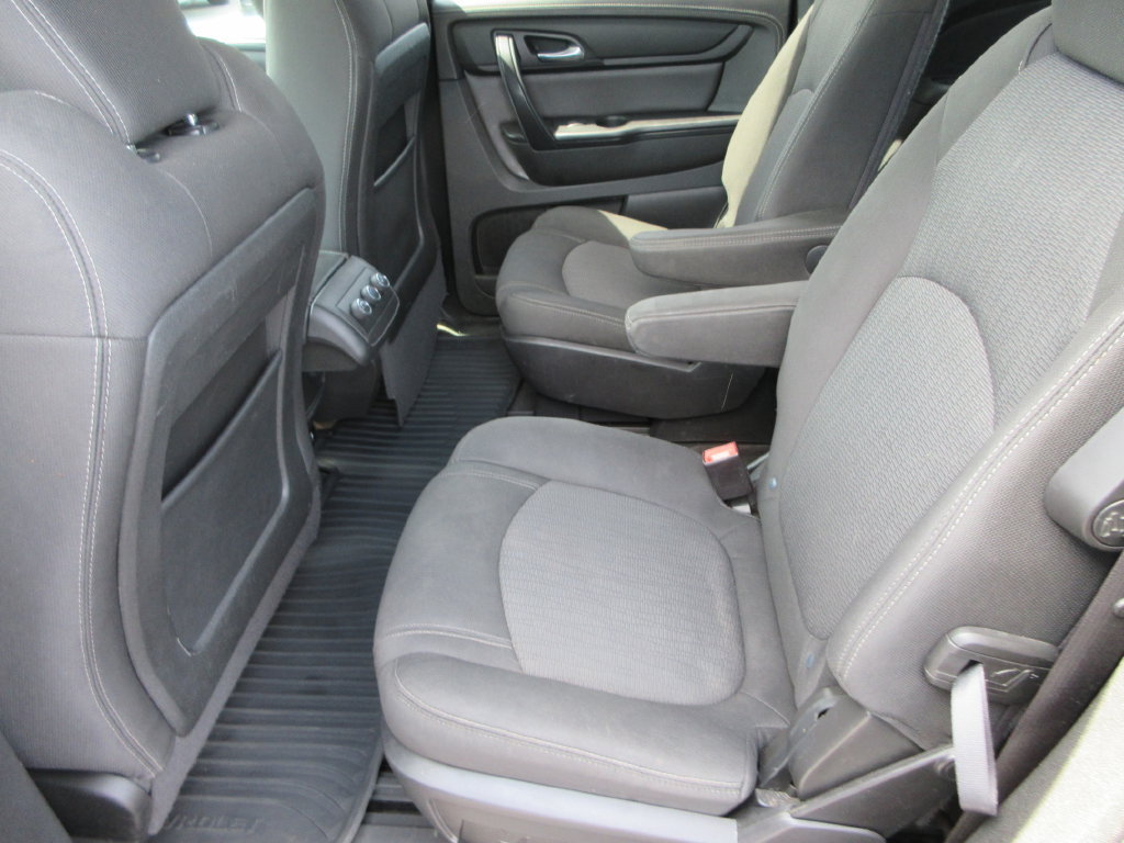 Used 2017 Chevrolet Traverse LT w/ Style and Technology Package FWD image 13