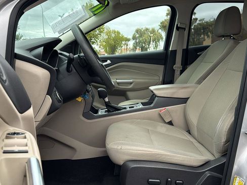 Used 2017 Ford Escape SE image 20