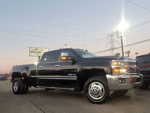 Used 2017 Chevrolet Silverado 3500 LTZ w/ Duramax Plus Package image 3