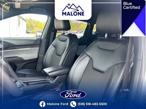 Used 2024 Jeep Compass Latitude AWD/4WD image 17