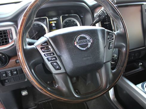 Used 2018 Nissan Titan Platinum Reserve w/ Platinum Utility Package AWD/4WD image 11