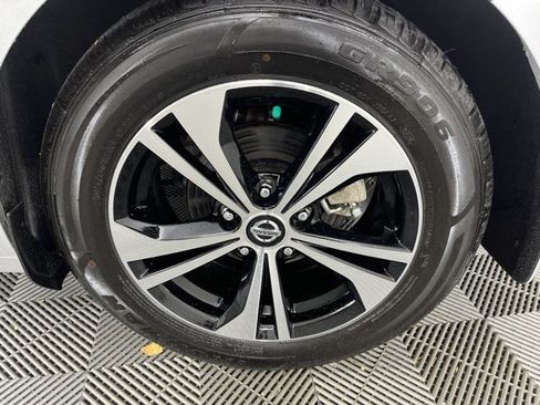 Used 2023 Nissan Sentra SV FWD image 11