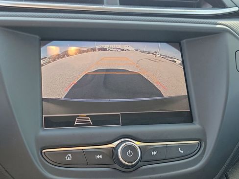 Used 2023 Chevrolet TrailBlazer LT FWD image 24