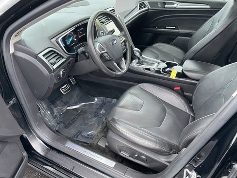 Used 2016 Ford Fusion Titanium image 10