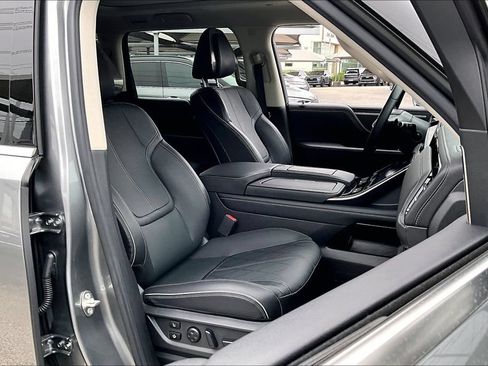 Certified 2025 INFINITI QX80 Sensory AWD/4WD image 10