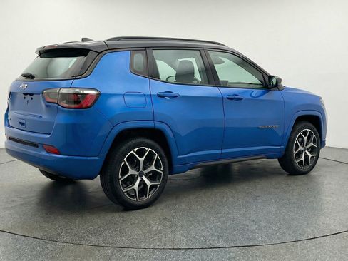 Used 2025 Jeep Compass Limited AWD/4WD image 9