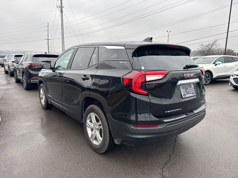 Used 2024 GMC Terrain SLE image 10