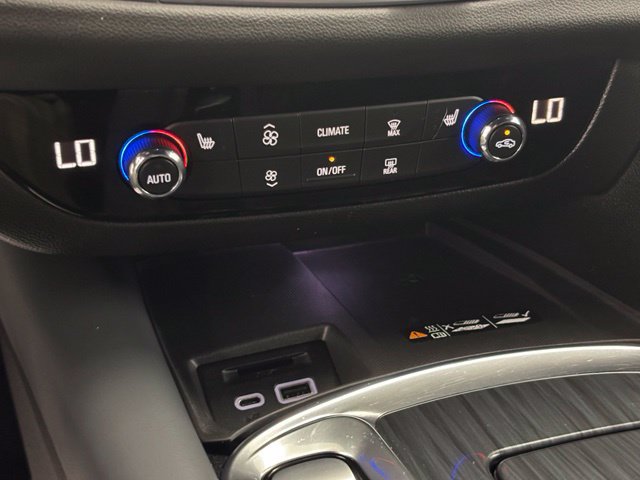 Used 2024 Buick Enclave Essence w/ Sport Touring Edition AWD/4WD image 38