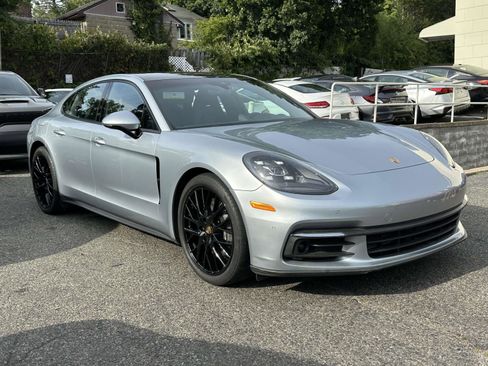 Used 2020 Porsche Panamera RWD image 1