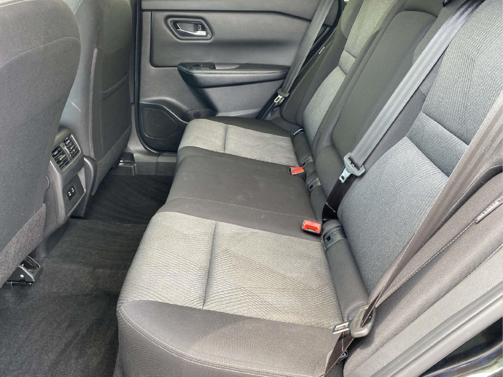 Used 2024 Nissan Rogue SV FWD image 13