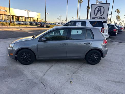 Used 2014 Volkswagen Golf 4-Door FWD image 2