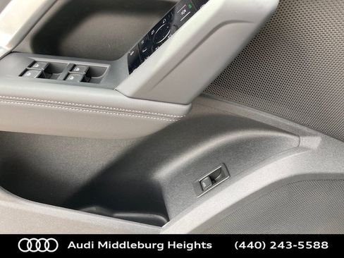 Used 2025 Audi Q5 2.0T Premium Plus w/ Premium Plus image 9