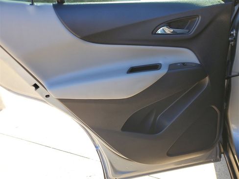 Used 2023 Chevrolet Equinox LS image 11