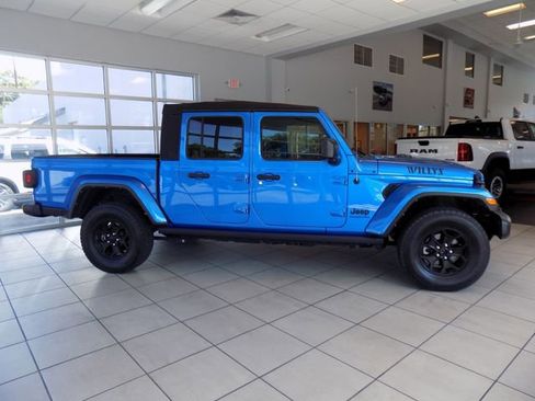 Used 2023 Jeep Gladiator Willys image 10