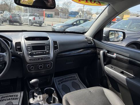 Used 2014 Kia Sorento LX AWD/4WD image 13