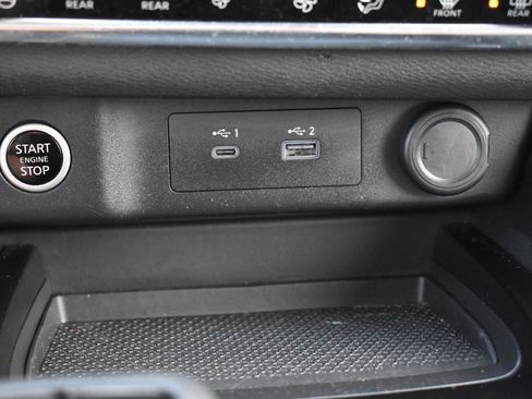 Used 2023 Nissan Rogue SL w/ SL Premium Package image 41