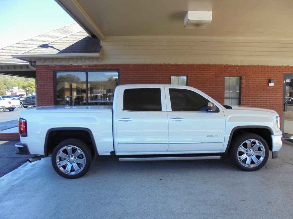 Used 2018 GMC Sierra 1500 Denali w/ Denali Ultimate Package AWD/4WD image 2