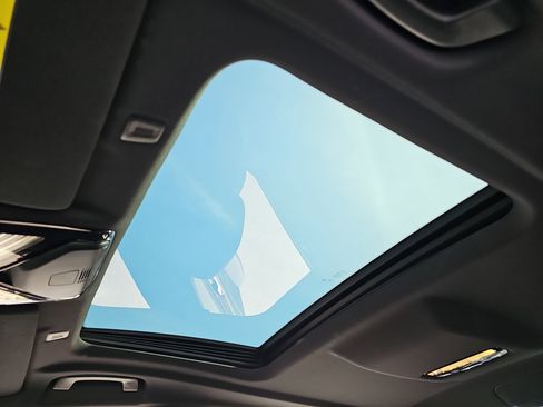 Used 2023 BMW 530i w/ Premium Package image 30