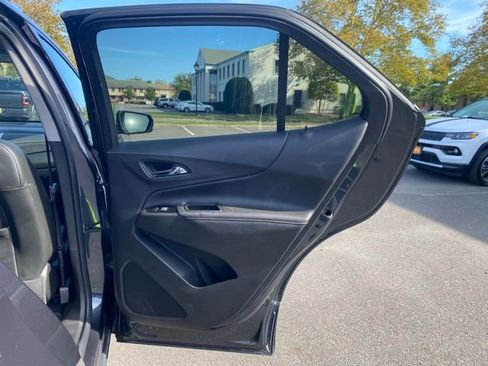 Used 2022 Chevrolet Equinox Premier image 24