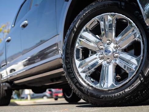 Used 2018 Ford F150 Lariat w/ Equipment Group 502A Luxury AWD/4WD image 14