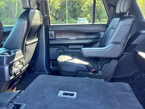 Used 2019 Ford Expedition Limited w/ Equipment Group 301A image 12