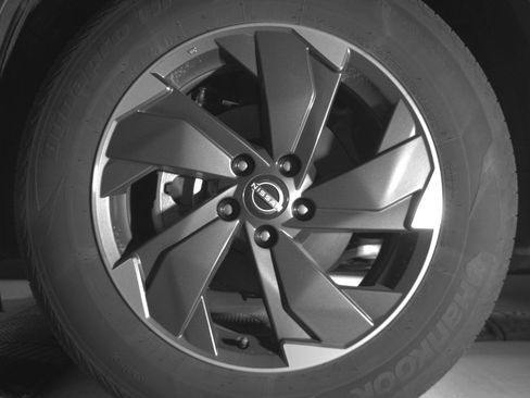 Used 2025 Nissan Rogue SV image 12