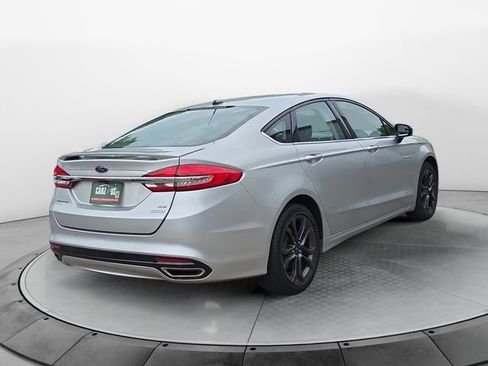 Used 2018 Ford Fusion SE w/ Equipment Group 201A FWD image 5